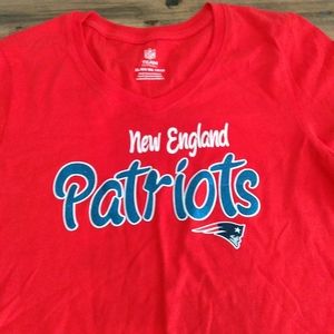 New England Patriots Size XLarge  Girls V-Neck Tee